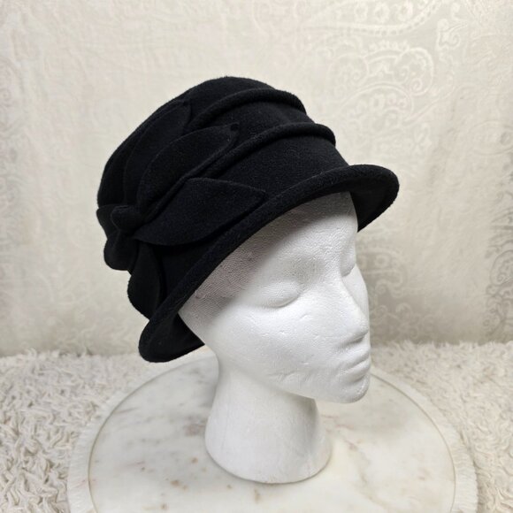 Hats Scarves and More Vintage Style Black Cloche Hat - Picture 1 of 7